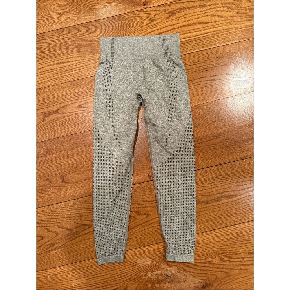 Seamless High-Waisted Leggings - Size Small